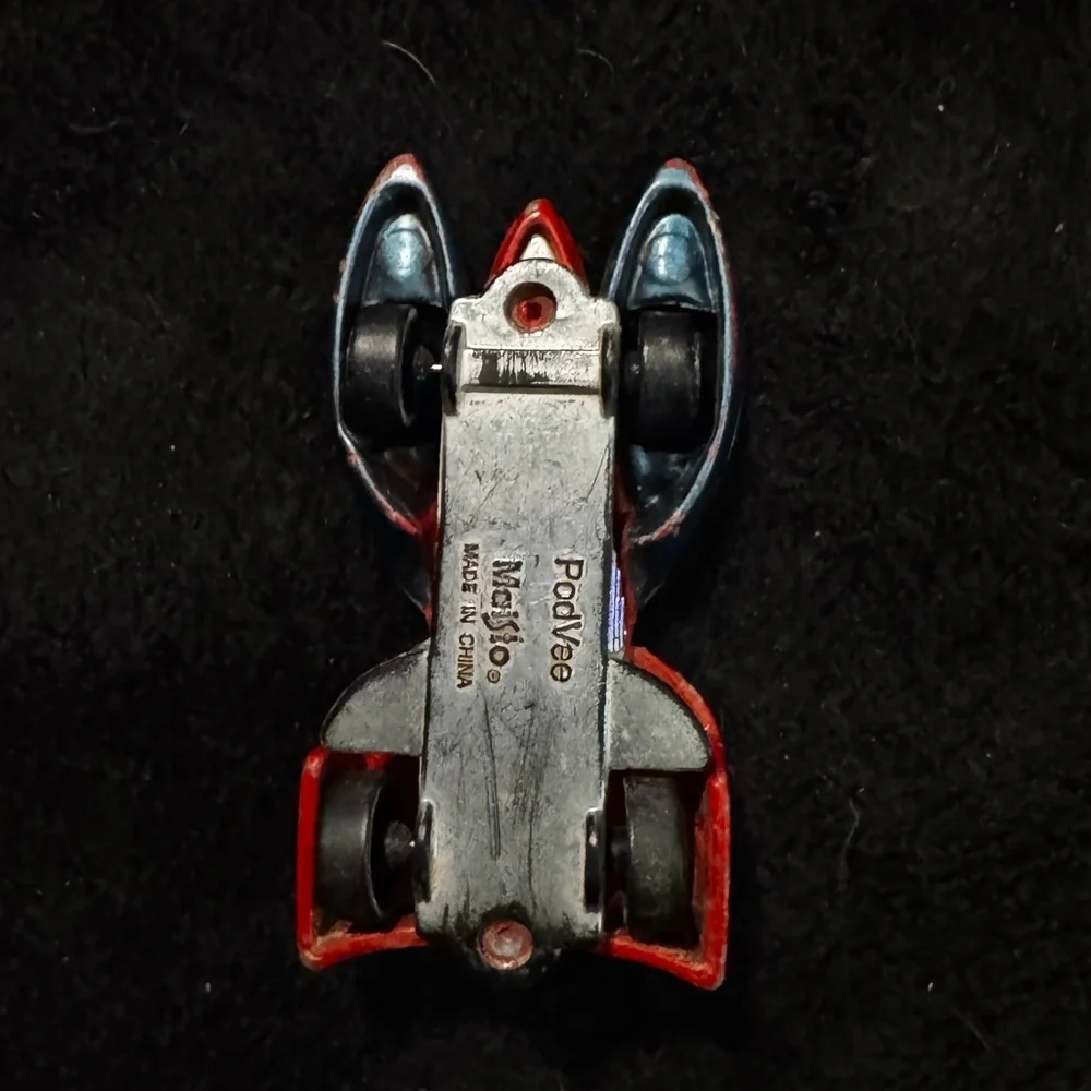 Maisto PodVee 1:64 Diecast Car